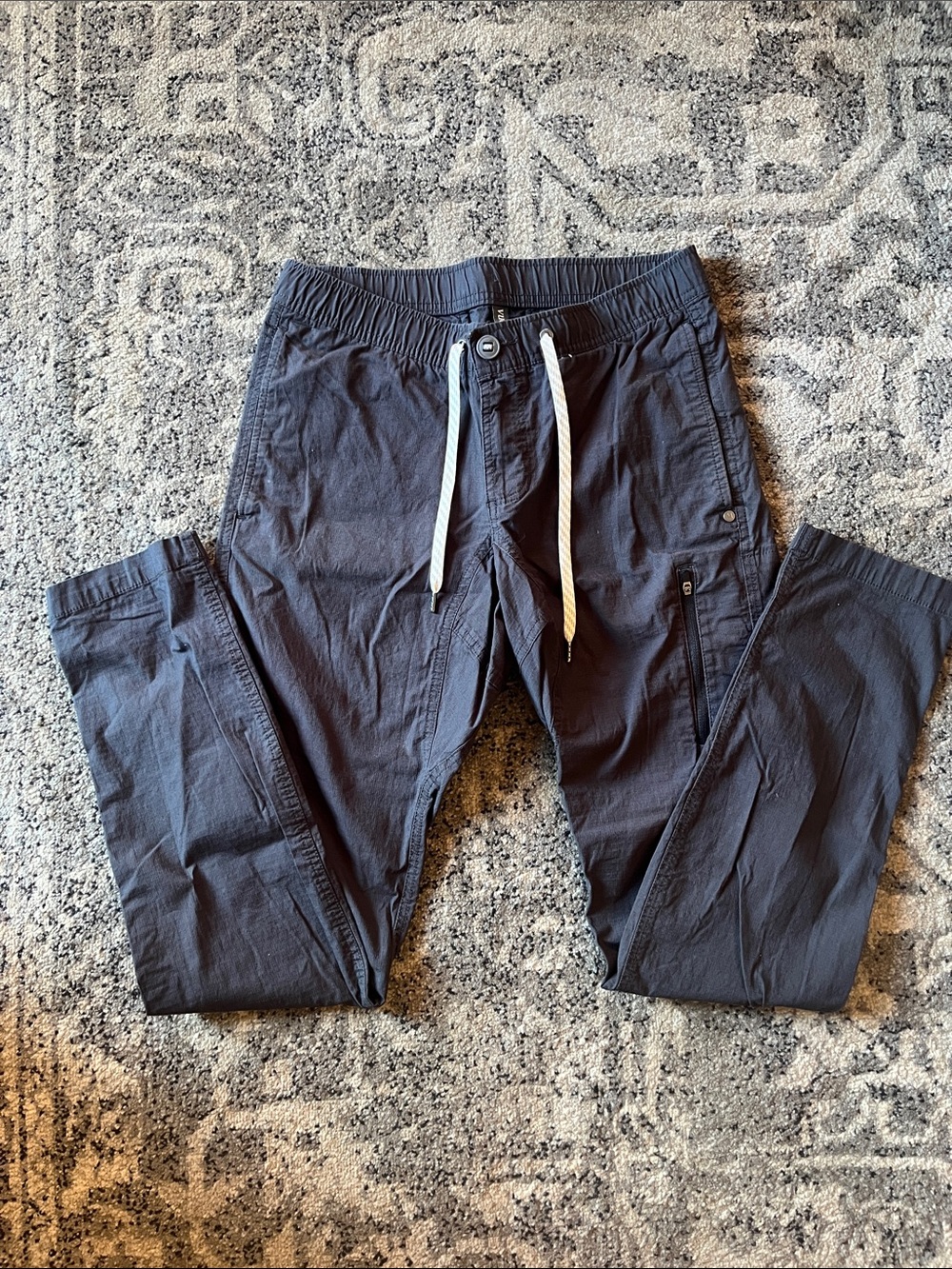 Vouri Men's Gray Drawstring Casual Pants